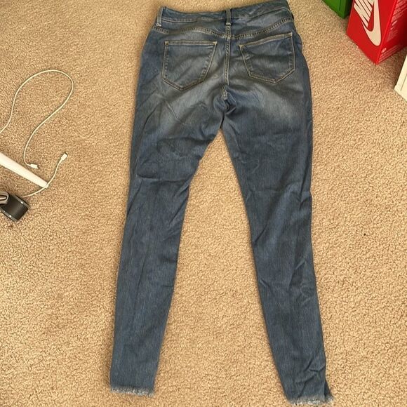 Distressed high rise skinny jeans - Picture 4 of 4
